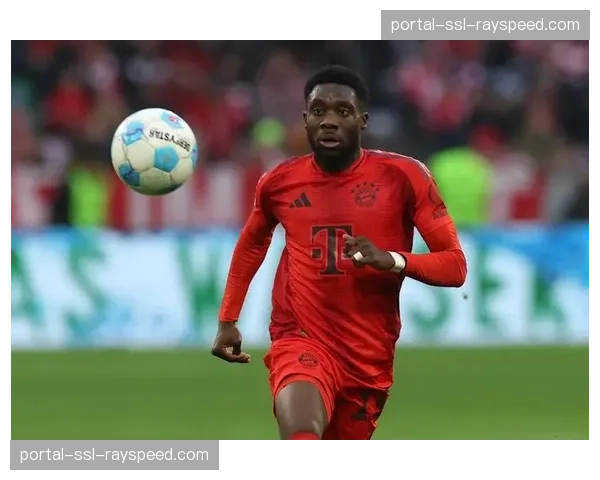 拜仁左后卫阿方索·戴维斯右膝前交叉韧带撕裂，预计休养至少九个月